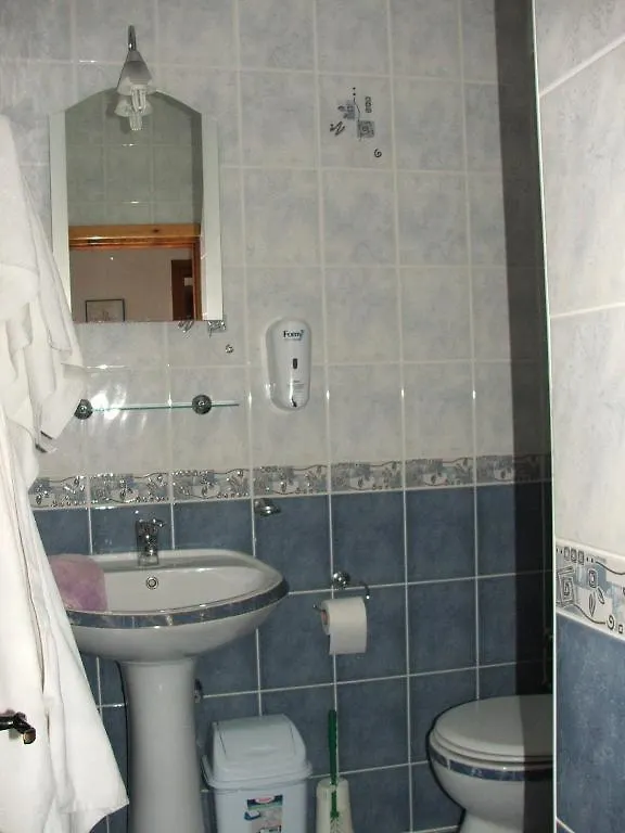 Berg Hotel 居姆贝特 0*,