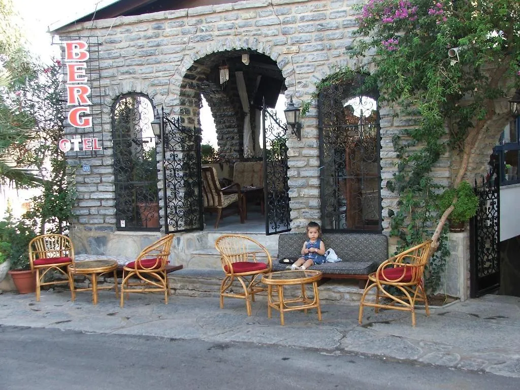 Berg Hotel 居姆贝特 0*,